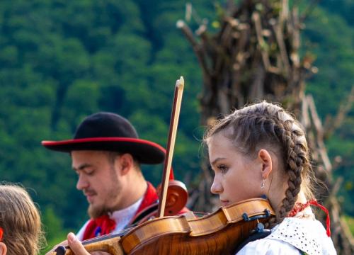 ZIELONE ŚWIĄTKI –&nbsp;SOBÓTKA NAD SOŁĄ